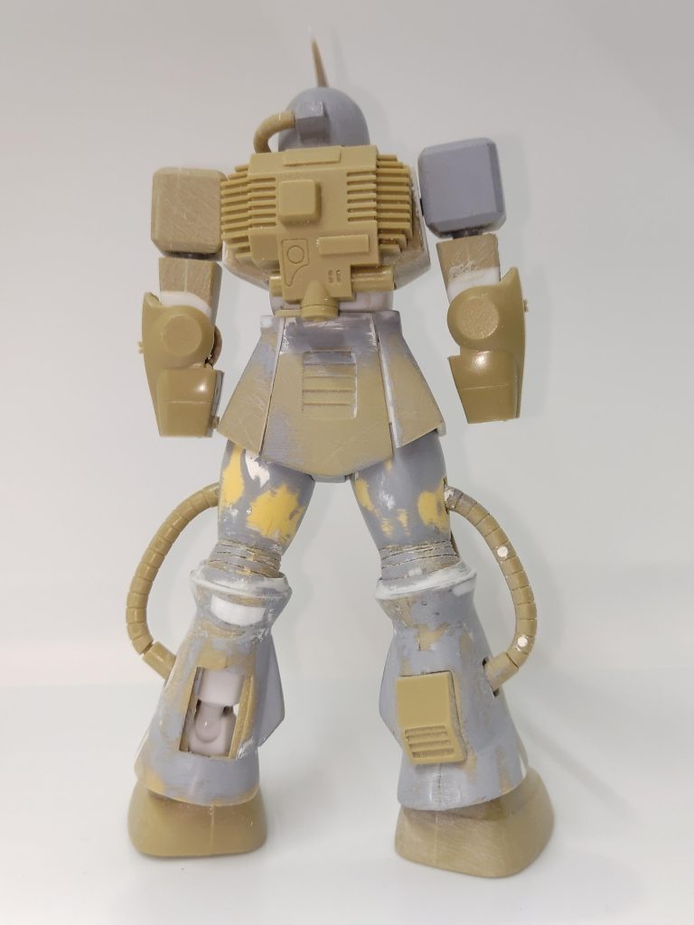 シールドは無かったのでプラ板加工手首だけ最近のキットから