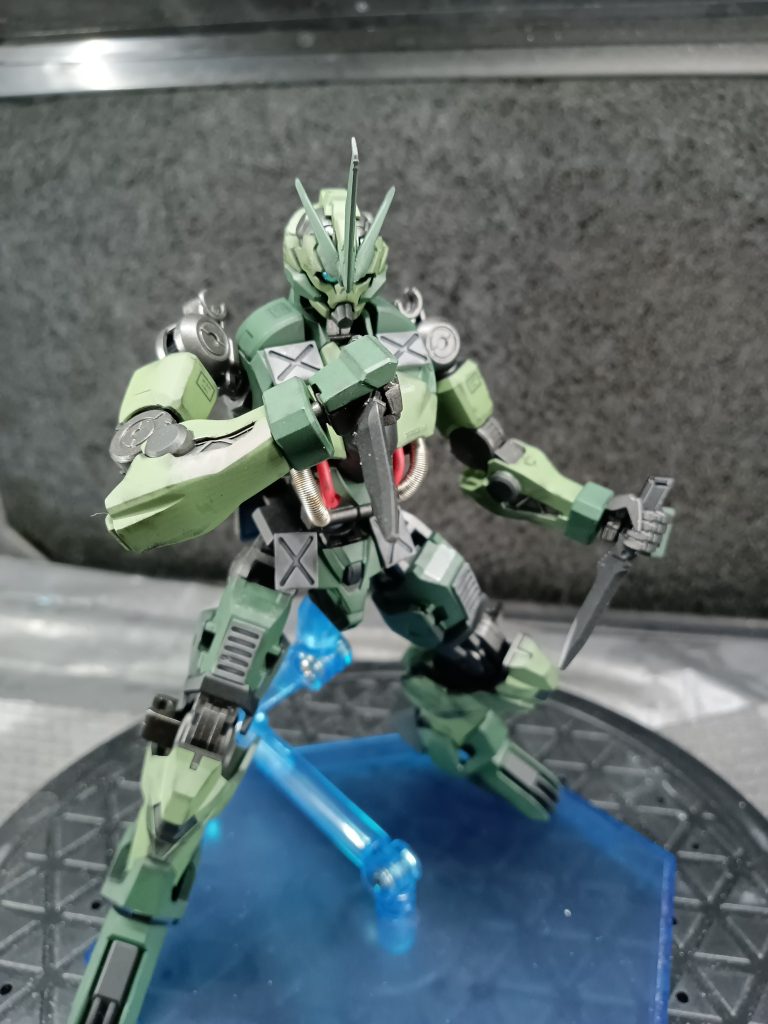 そして最終形態のネイキッドですモードGはエネルギーが切れるとただただ重い枷です 全てをパージして格闘特化のヤケクソモードですそれがネイキッド!