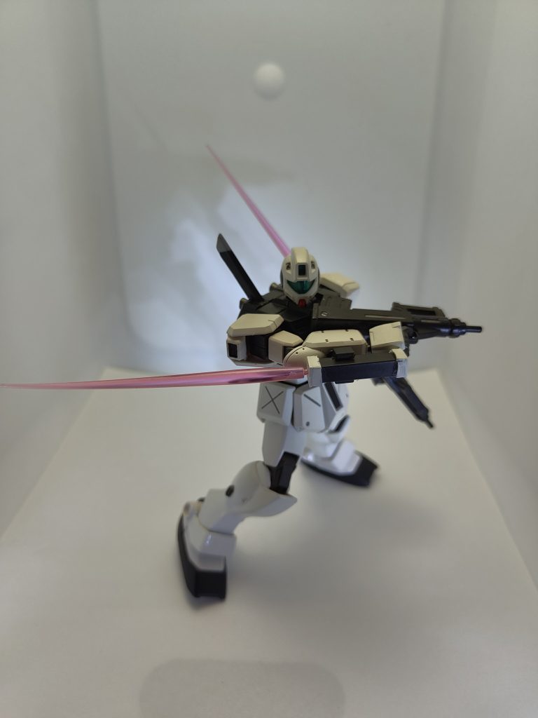 ビームトンファー発振。振っても光波は出ません。ブレホでもないと当てられる気がしない。