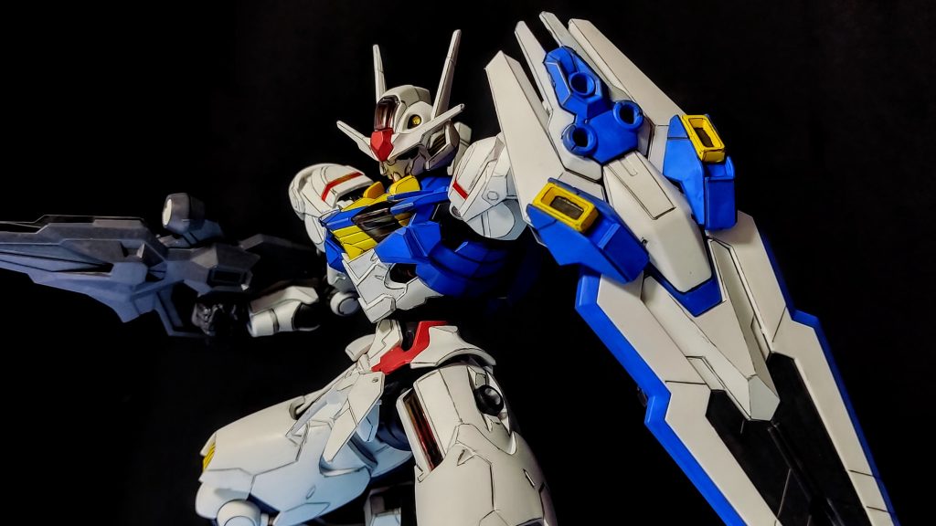 白機体なので、スミ入れやエッジ出しが効果的です。