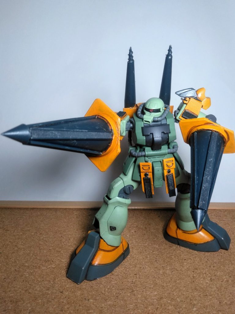 ウムム ( ﾟεﾟ；) コレは『ザク Ⅱ F2』を冒涜してオリますね 😝『ガンダム ブレイカー』辺りで造れるかなぁ？ 🤔💬イウまでも無く戦闘は無理でしょう ❗🤨でも！ドリルは男の子👟♂の絶対真理であります🤗