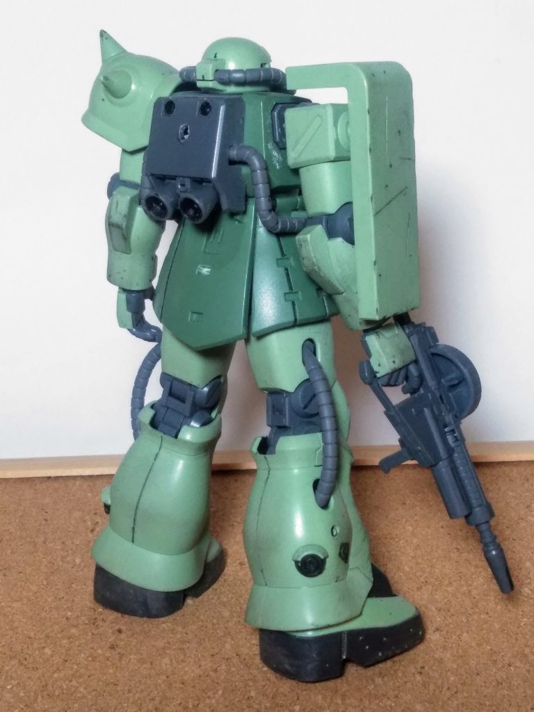 『MS-06F 2 ザク Ⅱ F2』の パイロット『 テン・ゲントッパ 准尉 』(妄想・・・今は亡きアニキと呼んで慕った先輩戦士・・・彼の最後の言葉『いいかテン！忘れんな！！お前を信じろっ！！！俺が信じるお前でもない、お前が信じる俺でもない・・・お前が信じるお前を信じろ❗❗』を胸に今日も力の限り突き進む・・・そんな彼の趣味と特技は穴を掘る事だった・・・ 戦士)近々起きる『デラーズ フリート』の特殊作戦支援の為に地下からMSを侵入させる事が出来るのか？を立証しようと日夜暗躍を続けるのでした😤　　　　　　　　　　　　　　果たして彼の活躍は如何程に❓🧐