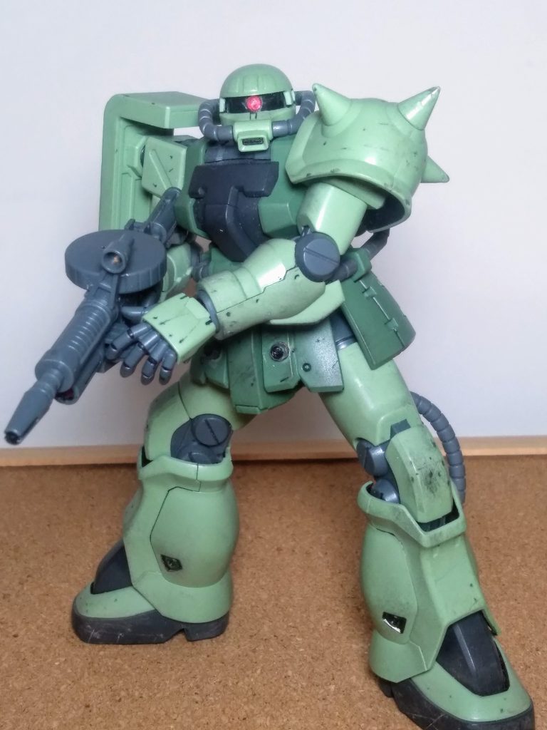 「アニキは死んだ！もういない！だけど……俺の背中に、この胸に！ひとつになって生き続ける！穴を掘るなら天を突く！墓穴掘っても掘り抜けて……突き抜けたなら、俺の勝ち！俺を誰だと思ってる！俺はシモンだ。カミナのアニキじゃない……俺は俺だ！穴掘りシモンだ！！」・・・うぅ😭・・・萌える💕 胸がドクン💓と熱く成る🔥❗それがこの『天元突破グﾚﾝ・・・』・・・ｧｯ! いやっ！違う！！｢｢そうじゃない❗ ｣｣😣💦💦ソンナ訳で傑作キットの『 ザク Ⅱ F2 』可動域！プロポーション！！付属武器も充実！！！ 👍💞文句のツケけようが在りません(勿論｢UP主｣基準) 😃💓