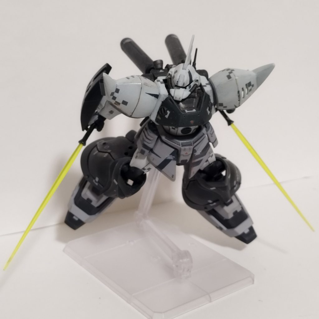 思いつきで2本持たせてみたらカッコよく決まりました卍