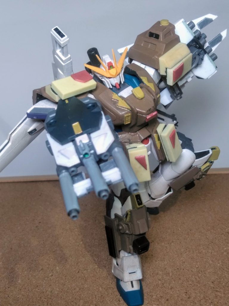 メインウェポンと為る 3 連装ビームライフル ? ライフルでいいのか?😏まぁコッチもエネルギー問題は置いときましょう 😃🎶