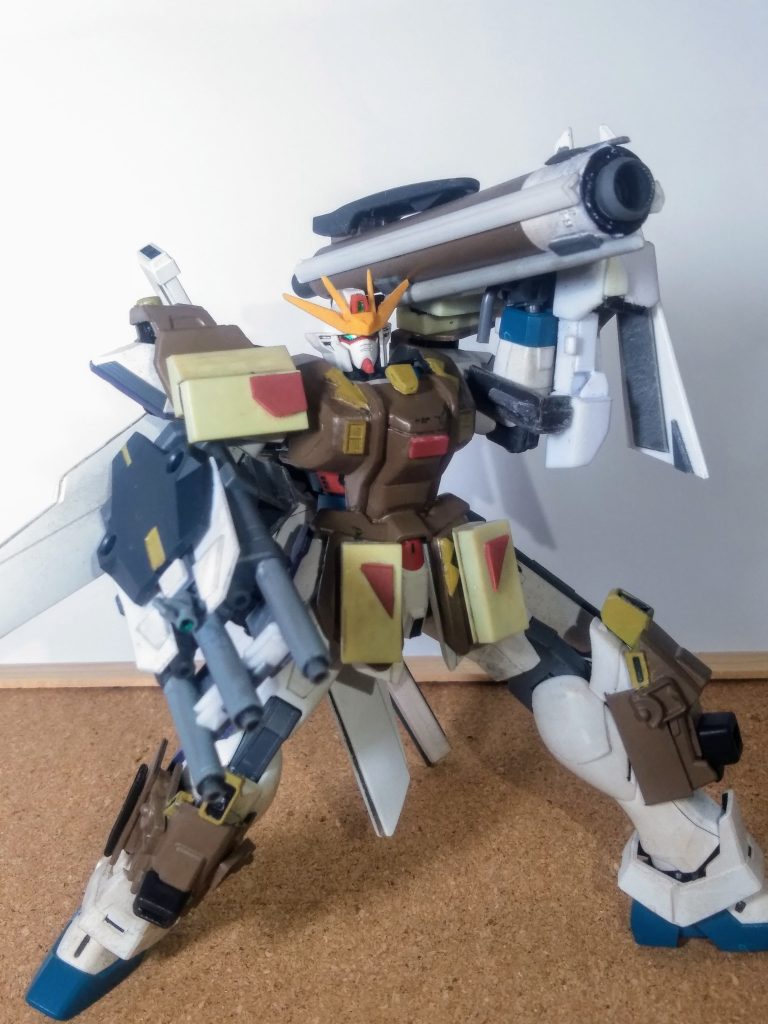 大口径滑空砲はコウ構えます 👍果たしてナニと闘うツモリなのやら 😟💨⤵️⤵️