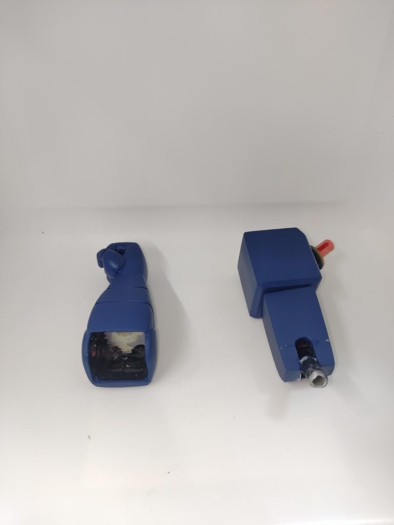 肘関節システム肘を可動させる為一度外し可動させ取り付けなので90度回して取り付けるとガワラ曲げが出来ます。