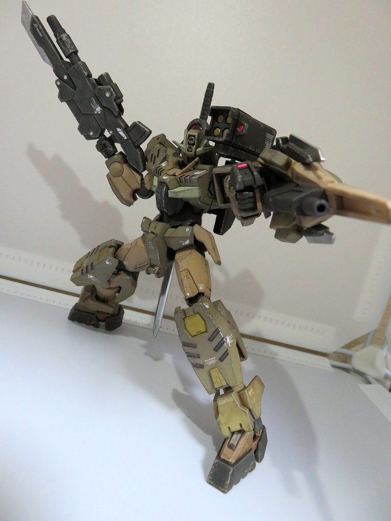 個人的な考えですが、ウェザリングをしてると、プラモデルに魂が宿っていく感じがして大好きなんですよね。私は元々めんどくさがりな性格なので、手間がかかる作業はあまり好きではないのですが、ウェザリングは確かに手間がかかるのですが、上記の考えもあって全く苦に感じないです。