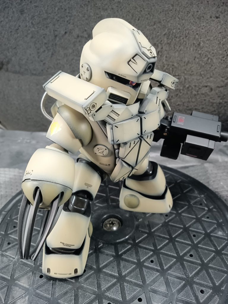 右手は従来の物と同じです