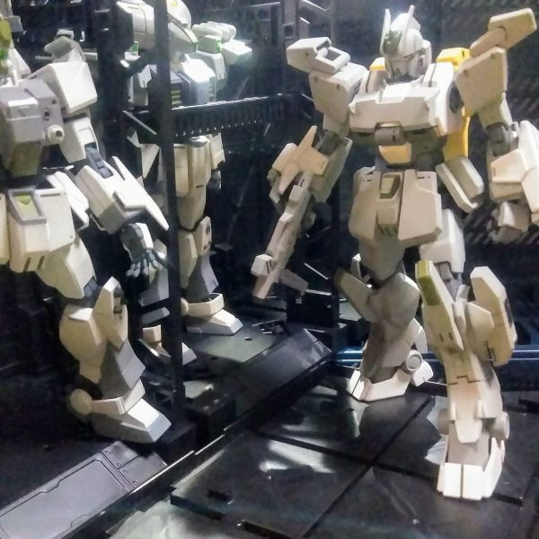 Ez-SR Ⅰ イントルーダー《OSTRICH Club 小隊所属 〔コールサイン 鹿ノ娘 (不条理ギャグ養成機関＂SIKAの穴＂出身)〕歯科乃子野娘(しかのこのこ) 准尉 搭乗機 》【0083 トリントン基地所属 ver,】　