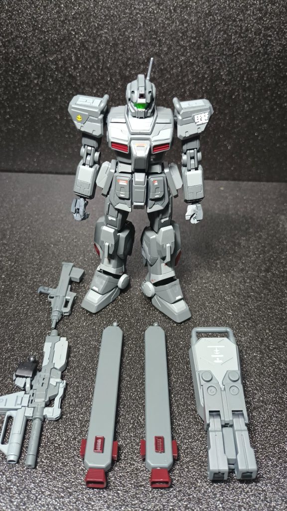 実弾と格闘戦武器をメインとし、高熱源となってしまうビーム兵器の装備はほぼ無い、唯一ビームサーベルを右足ハードポイント内に1本装備している。 最後までご覧いただき有難うございます!プロペラントタンクのアタッチメント部分は汎用性が利くようにボールジョイントのはめ込み式にしているので、任務別のミッションパックを考えています。今後別のガンプラを作りながら合間を見てミッションパック装備の姿も上げていけたらと思ってます(zaku-kao2)まだまだ技術が足りてませんが良かったら次回もご覧ください。