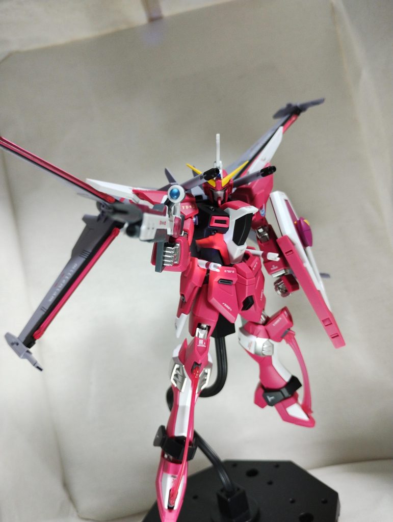 アスラン搭乗なので、銃も似合います。