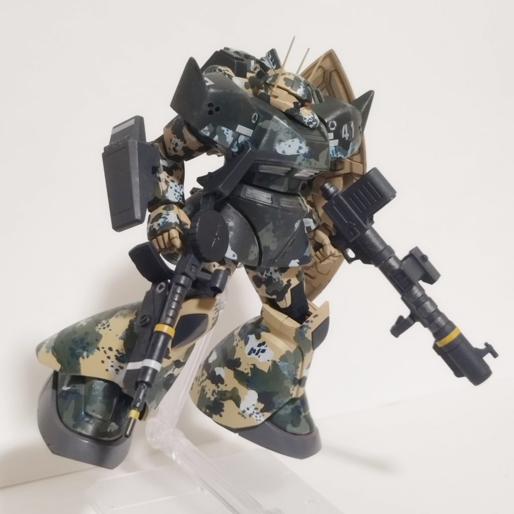 側面　マシンガンはしれっと自作です。