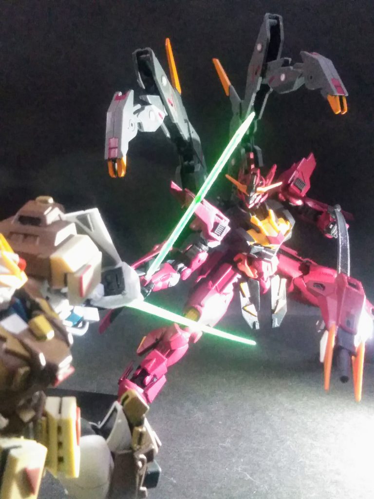 コンナ感じで実行です 😆🎵🎵只の赤い『 エアリアルじゃねっ😡❗❗』とイウお声が聞こえてくる この子 🤔「UP主」の技量と発想ではこの辺りが限界なので御許しを 😭💦🎵やはり『 ガンダム エアリアル 』は改造素体にモッテこい😇⤴️⤴️ プロポーションも良好ですし、プレイバリューも満足出来ます 🈵😃✨ナニより弄り易く巷に溢れてイル 🤩⤴️⤴️あぁ!有り難い 🤗🎵🎶