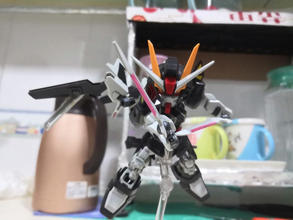 ストライクノワールガンダム–2枚目/制作者：LUNLUN（邪道可動）