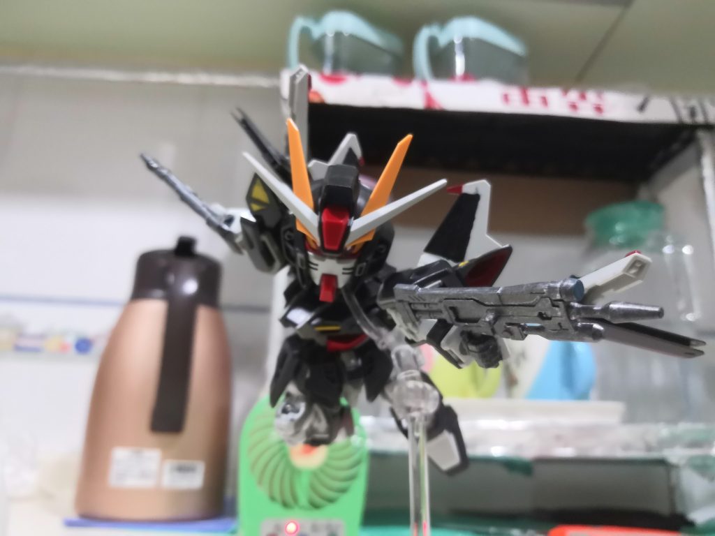 ストライクノワールガンダム–2枚目/制作者：LUNLUN（邪道可動）