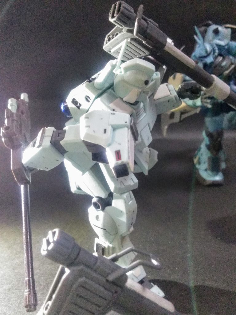 付属武装が寂しいので今回も蛇足作業を🐍👣二挺バズーカをヤッテみたりビーム スピアを持ってミタり😃✨✨ 流石はジムの系譜!ナンデもイケちゃう 🤤💦🌊🏄💦