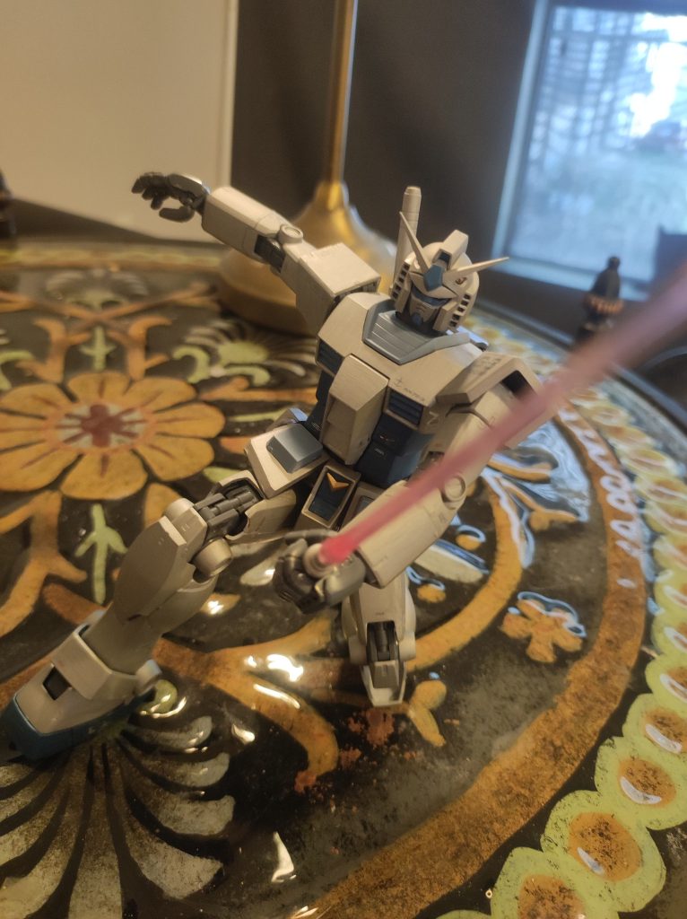 着陸したガンダム。