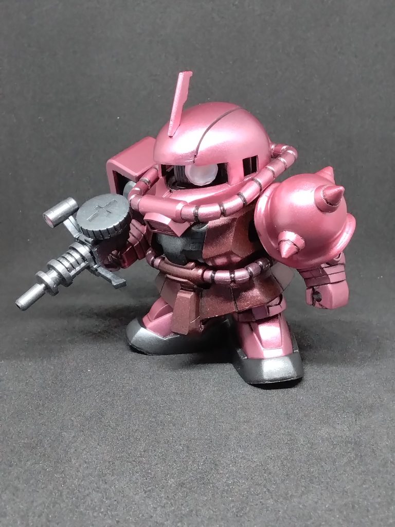 BB戦士シャアザクの説明書掲載のグラフィックイラストと同じポーズで。(製作工程画像2枚目参照)