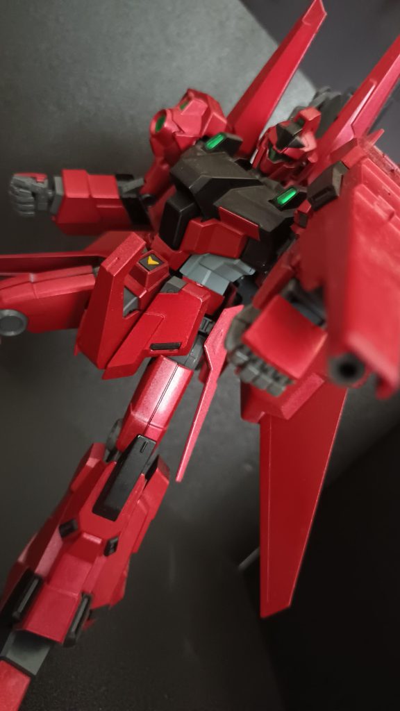 変形機構があるおかげで中々丁寧に扱わないとジョイント部分が折れたりしそうで怖いですね 