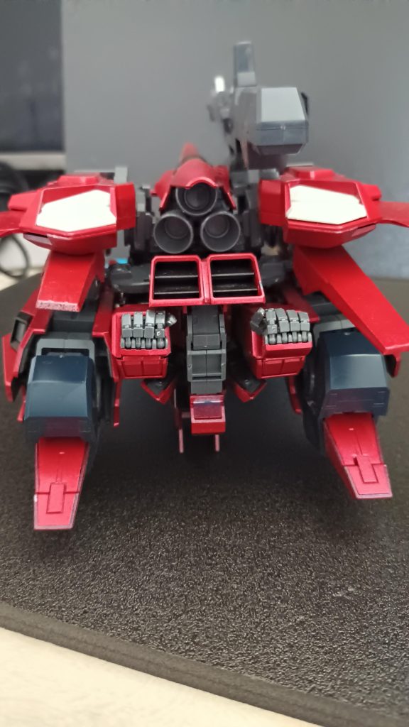 説明書も無く、Webの変形説明を頼りに変形させました。アニメでは一瞬ですがウェブライダーになるのに15分はかかりましたね ご覧いただき有難う御座いました!