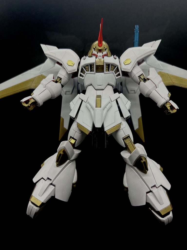 足がピーンとしてるのは仕様です。あまりシルエットにいかにも「足」って状態にしたくなくてこの状態がデフォルトです。