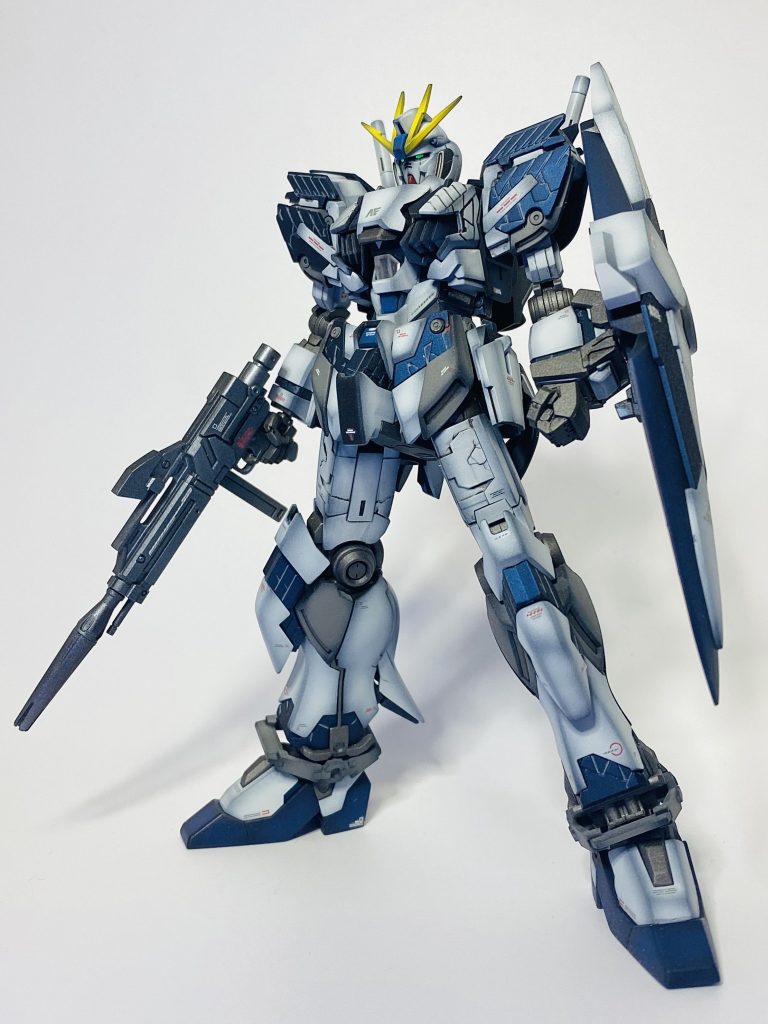 設定とかガン無視です。ピンクの内部フレームはユニコーンで腹一杯なので色替え。改修はなし。キットのままです。