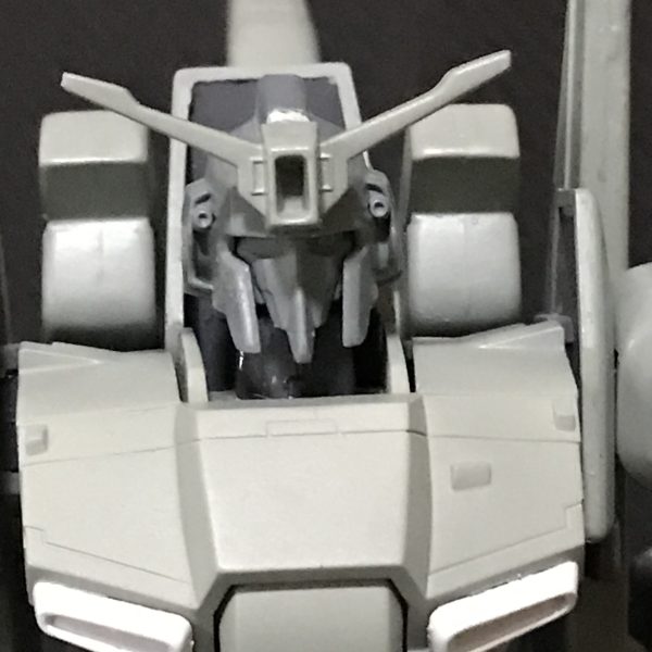 メルカリ様の力を借りて、HGUC ZプラスA1の頭だけ購入！角は旧キットの物を使用。隙間はプラ板と瞬着で加工。センチネルっぽいヘッドに生まれ変わりました。プロペラントタンクも取り付けてみました。（5枚目）