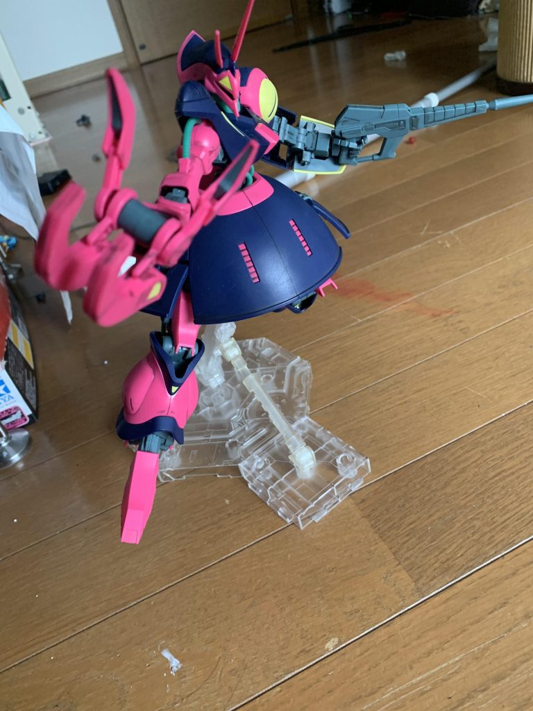 独特なフォルムなのでポージングがすごい難しい