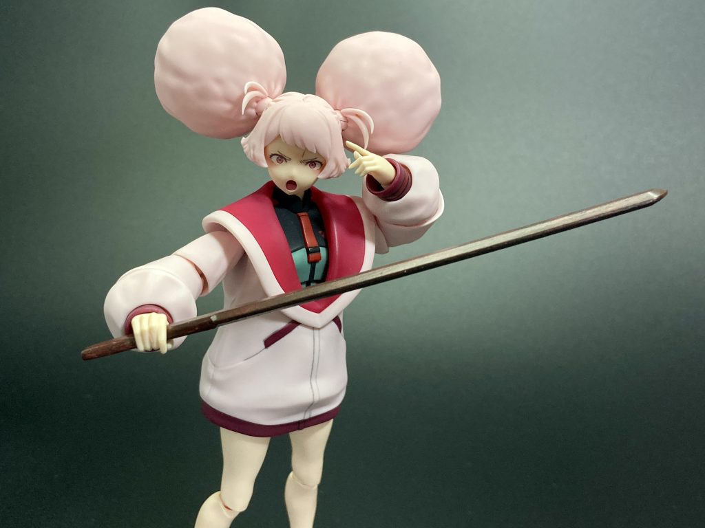 付属アイテムは武器では無くあくまで工具なので、コトブキヤの木刀パーツを持たせてみました。やはりというかなんというか、木刀があまり違和感ありません。京都・奈良のお土産屋さんに売ってそうな風合いを目指して塗装しました。