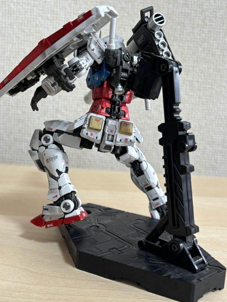 最近、ガンプラ製作の回転が悪い気がしている。積みプラが増えていく。これも老眼による作業への弊害が原因か!笑また次回作品に向けて、頑張りたいと思います。