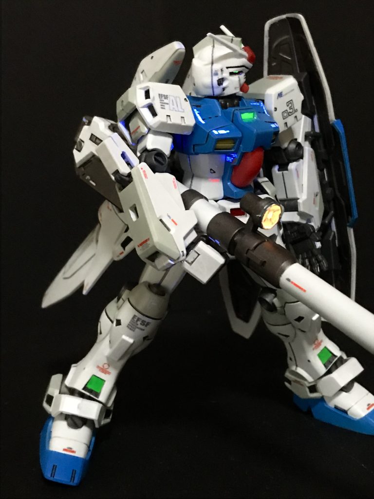 センサー類はいつものビコーンシステムです。ブラックライトを当てると発光します。