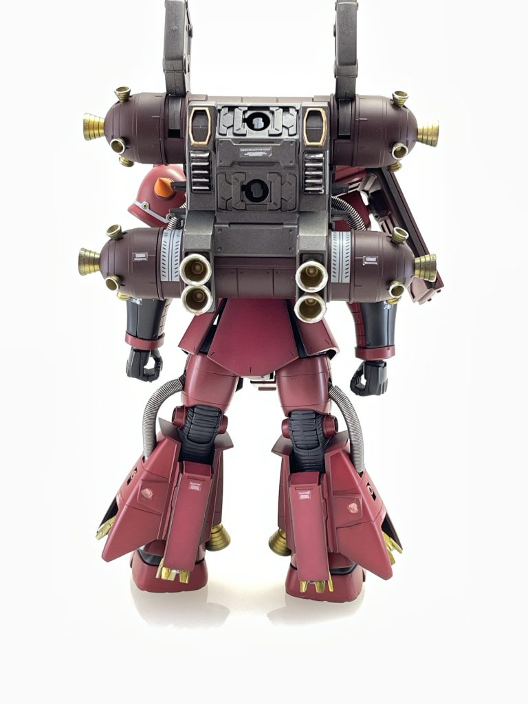 後ろ(プロペラントタンクなし)この状態ならギリギリ自立します。タンク等々をつけると支える台が無いと、海老反りになります(笑)