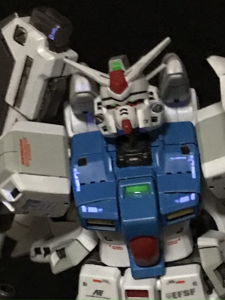 ちょっと写真はボケてますが首の可動、ノーマルでここまで上げれます。デンドロビウム対応かな?