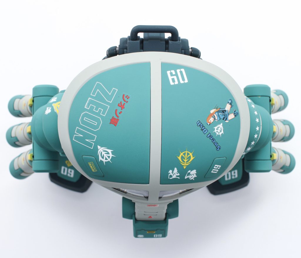 あそびとにかく面が大きくてキュートな見た目だし遊んでも大丈夫そうだなーと思ったのでデカールで遊んでみることにしましたデカールの端っこに印刷されてていつか使ってみたいと思っていた「ジオン軍」気に入ってます