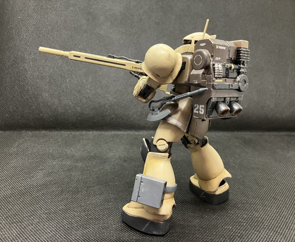 いかにも古くさい重そうな昭和霧ケ峰エアコンのようなランドセルでも安定感良かったです。オリジナルカラーは薄いカラーだったので、適当に色を変えて楽しめました。今年はあと1機は作りたいです。