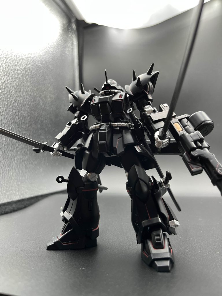 また本機はEXAMシステムを搭載しているため、システム発動下ではリミッターを外し機体の限界値以上の性能を発揮可能である(あれ?ナハトにEXAMなくね?っていうのは言わないお約束)因みにコンセプトとしては、有象無象の機体には取り回しの良い、「コールドブレード」と「クナイ」で対応連邦の装甲の厚い機体には、腰の「高周波ブレード」で対応図体の大きい機体には「大型メイス」と「パイルバンカー」で圧殺という感じ