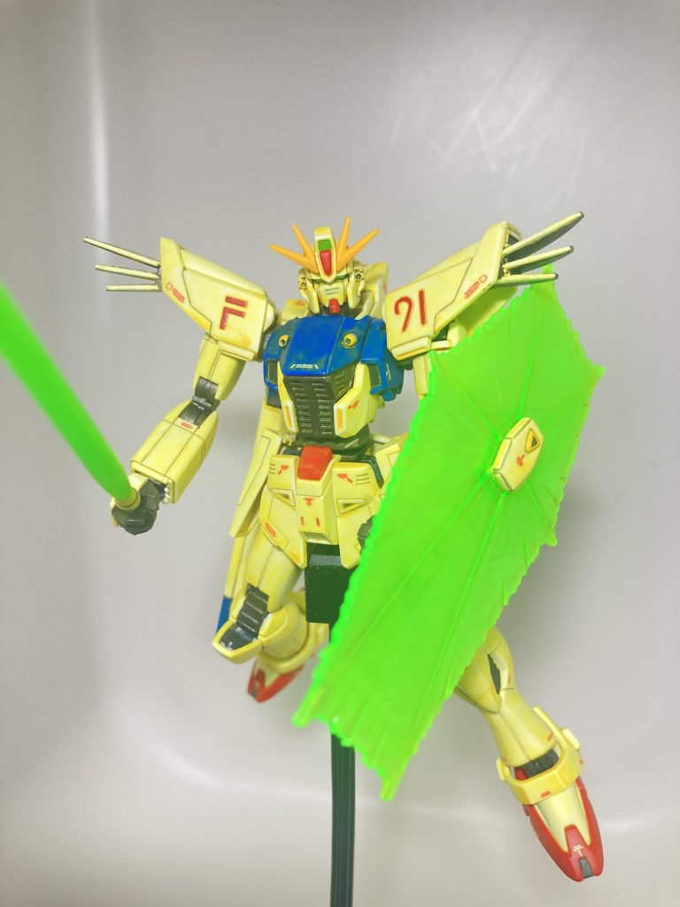 個人的にクリアパーツは燻んだ方が好みなため、ヤスってます