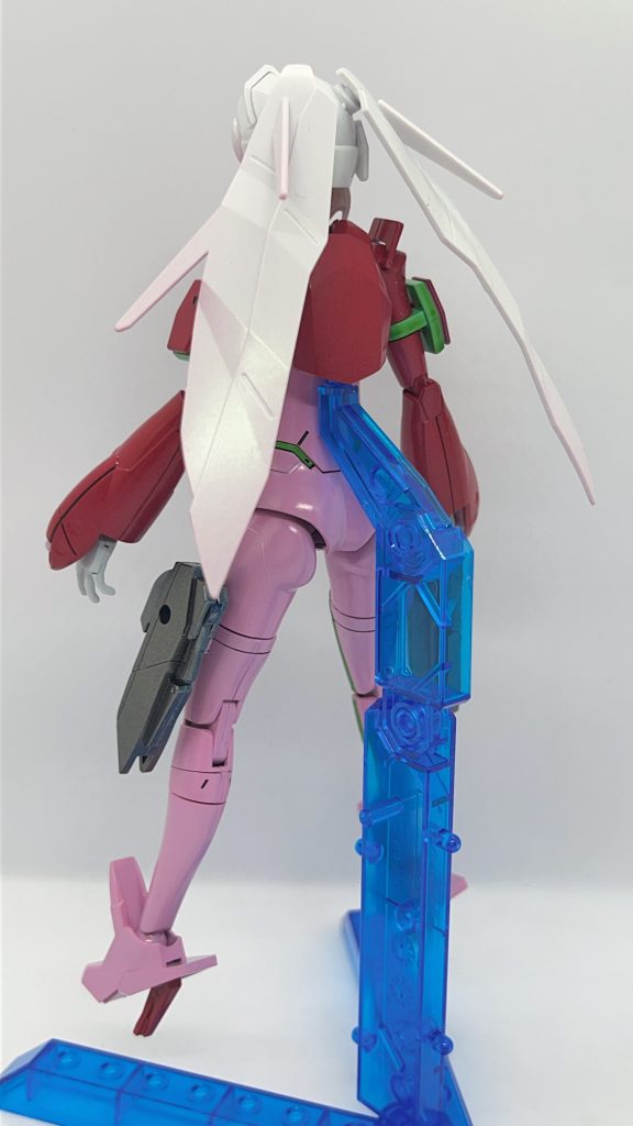 台座の固定穴が背中の下向きにある所がポイント高いです。