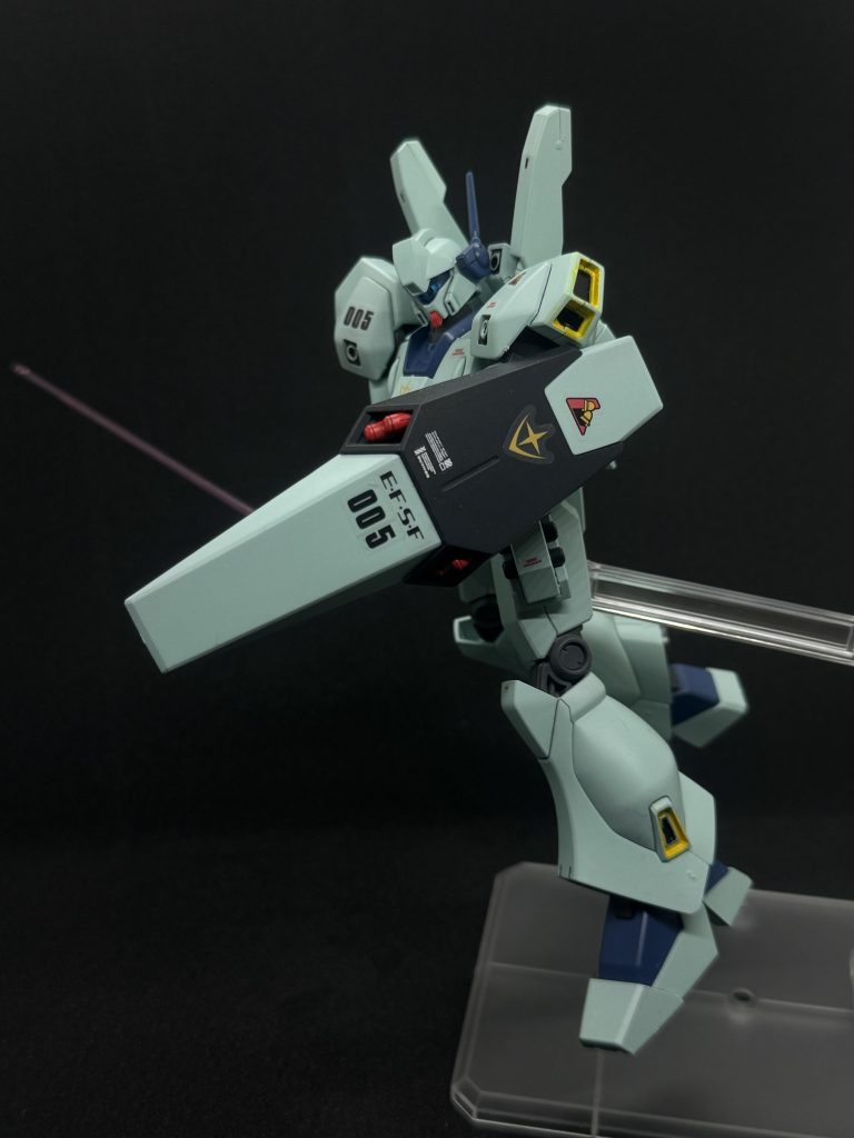 ジェガン–2枚目/制作者：ベンチマン