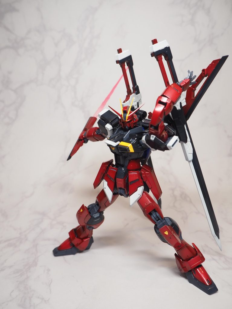 RGでもインパルスはアドヴァンスMSジョイントが足・腕には使われてないので、かなりポージングはしやすく良いキットです。RGインパルスを作るのは実は2機目