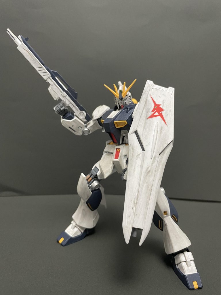 シンプルなνガンダム–2枚目/制作者：Asayan