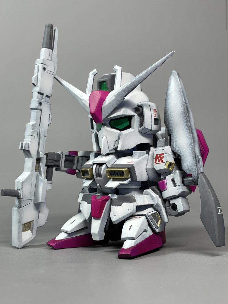 SDのGGENERATOR0のキット実家のマウンテンサイクルから発掘されたものすごい出来のいいキットですねSDの頭身はこれが個人的に最適