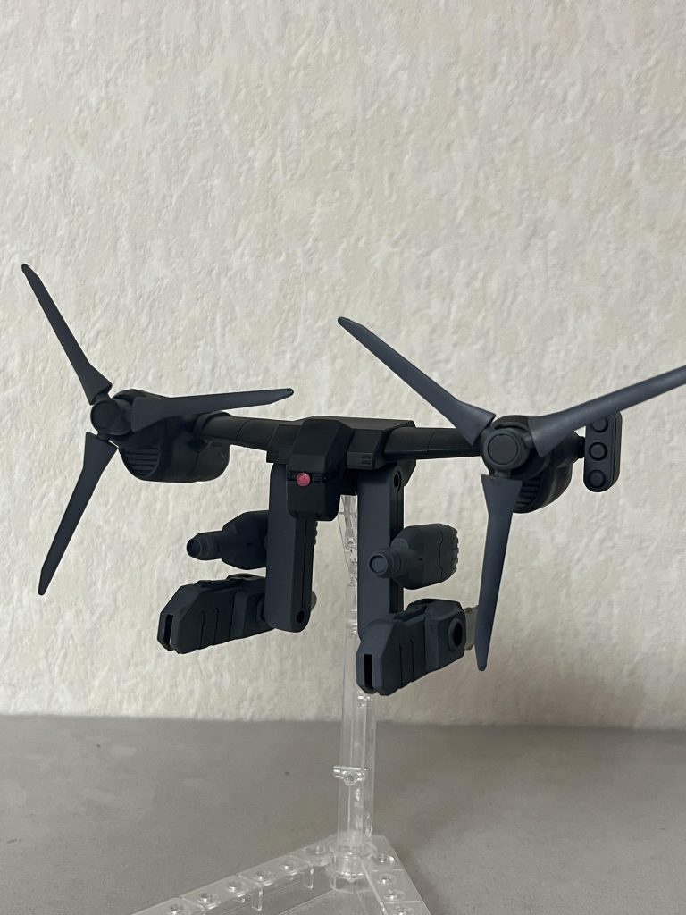 ティルトローターは中々再販されないから中古で安かったのを購入したものです。センサーアイっぽいところはシールだったので取ってHアイズを塗装したものを貼り付けてます。