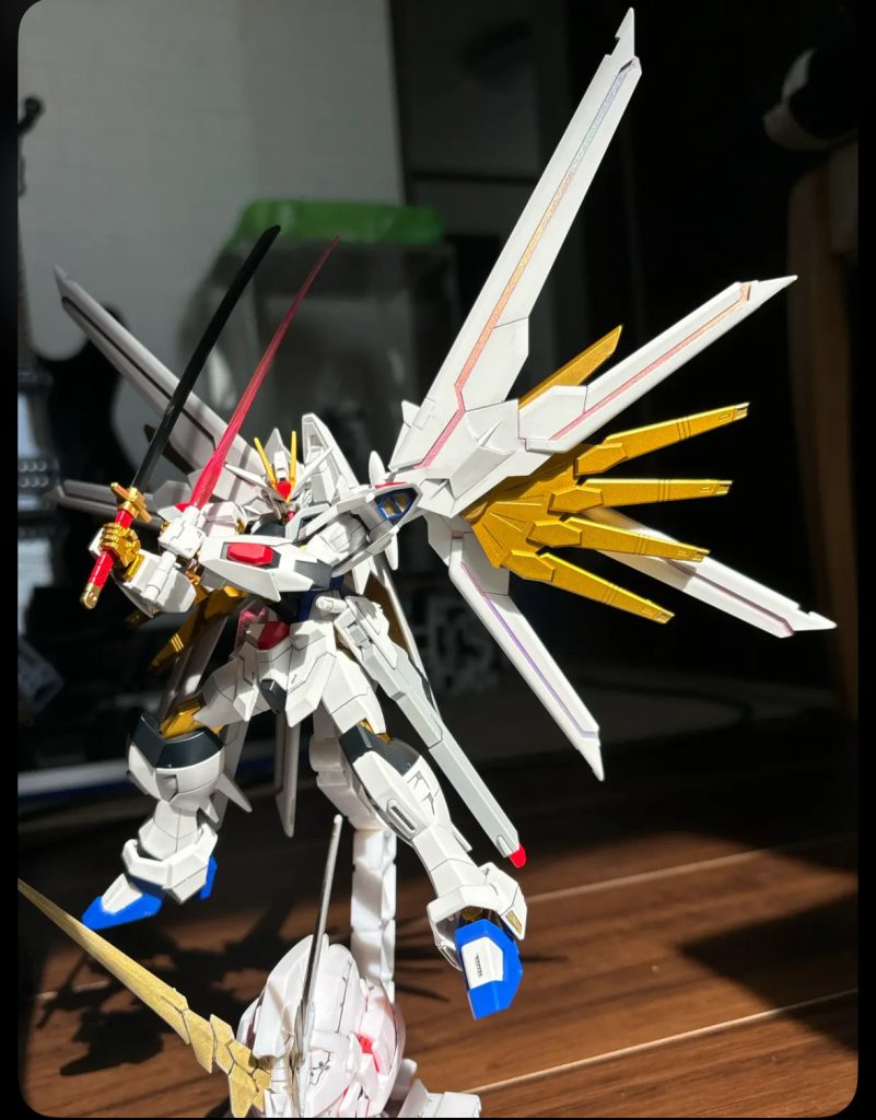 劇中ポーズ！プラウドディフェンダーのピンクlineを塗装して良かった！