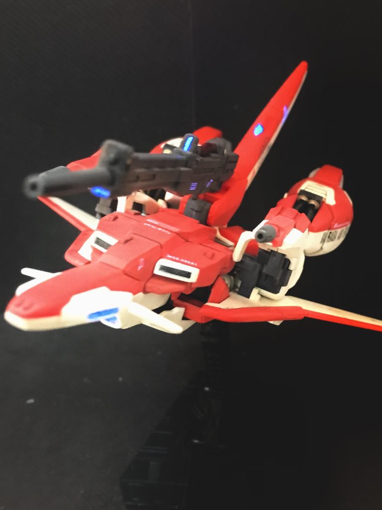 ウェーブライダー形態。プレバンとユニコーン版の2コイチ作品です。コロナのご時世。目的を達成するためには手段なんて選んでいられません!!