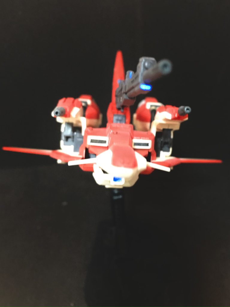 ある意味テスト機って感じがする。取説がなかったけど最近バンダイホビーサイトが取説公開してくれたので、A1の取説見ながら組めました。にしても派手な機体。空自のアグレッサー的存在かな?