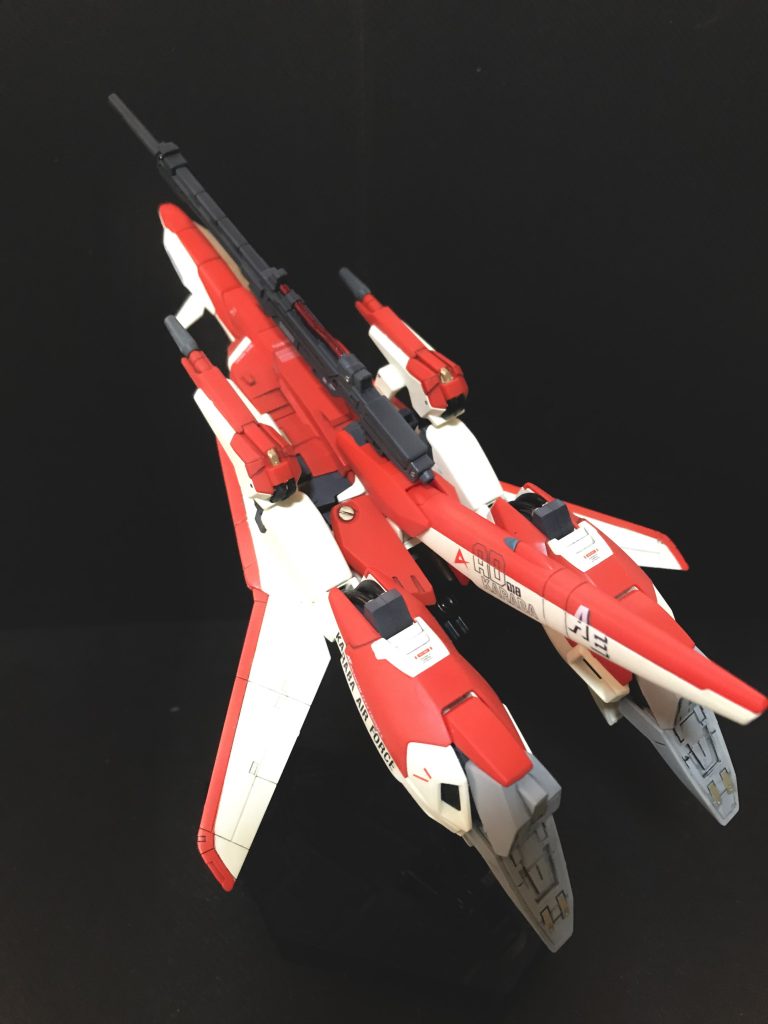 ウェーブライダー形態2。カラバ所属のアウドムラ搭載機。