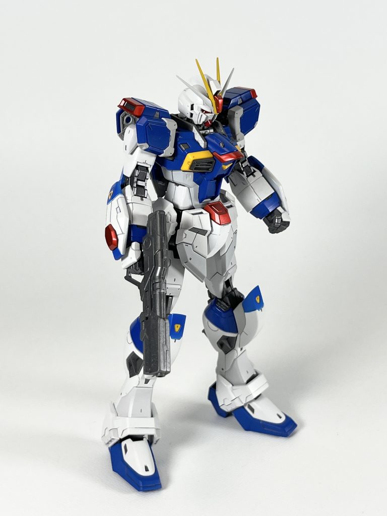 斜めから全体を。ライフルをショート化し取り回し重視に。ビームシールド装備です♪