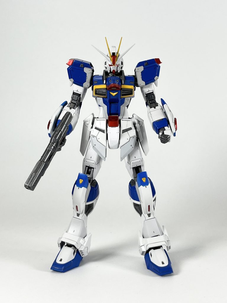 正面です。シンの為にインパルスガンダムを再調整し、デュエル、バスター同様に核エンジンを搭載。スペック3という設定で😆